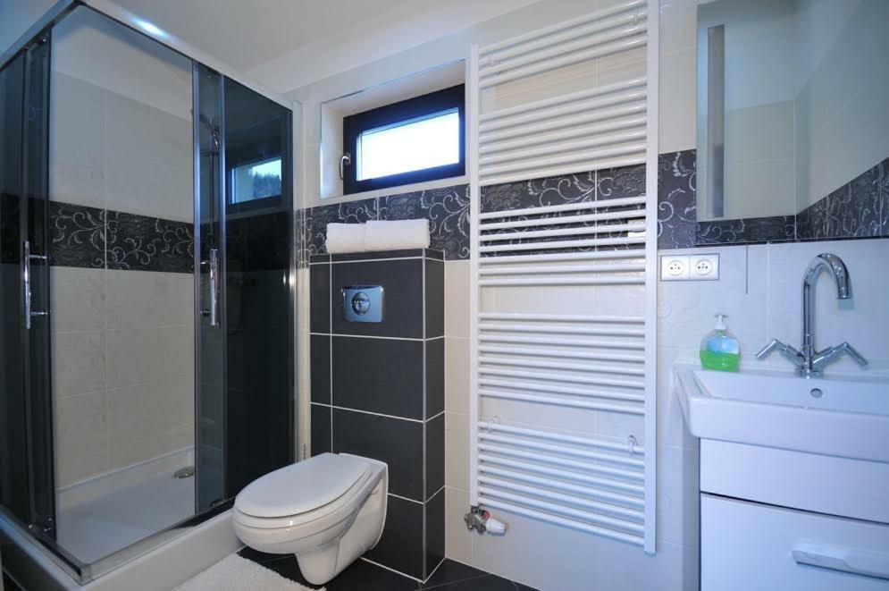 Apartmany Pod Troma Korunami Červený Kláštor Esterno foto