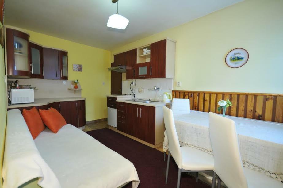 Apartmany Pod Troma Korunami Červený Kláštor Esterno foto