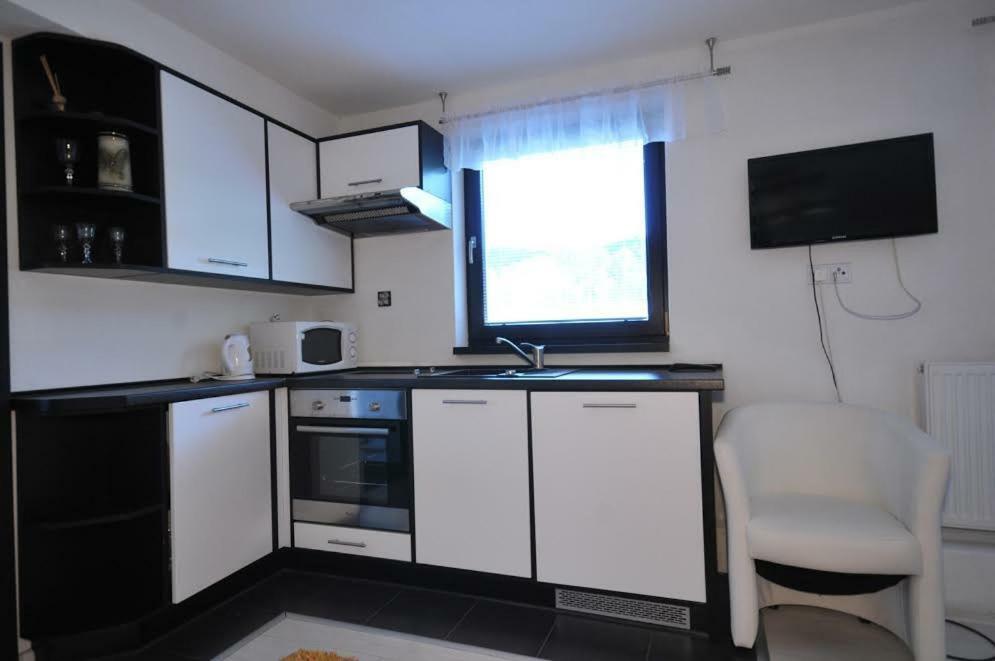 Apartmany Pod Troma Korunami Červený Kláštor Esterno foto